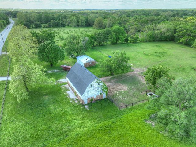 16575 Fir Road, Carthage, MO 64836