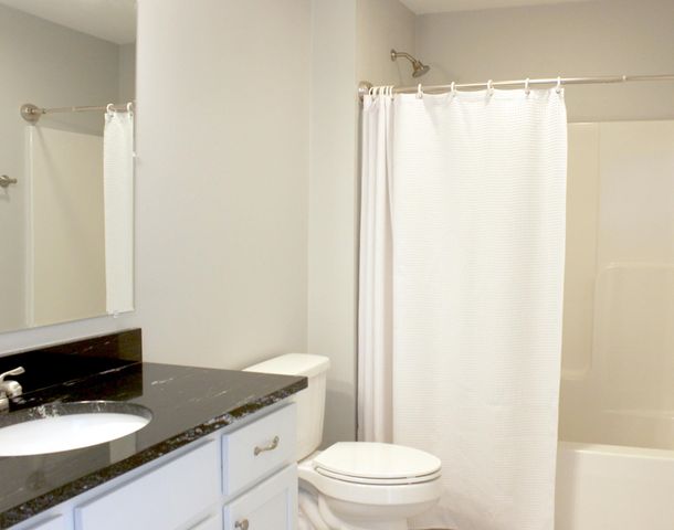 17 Callaway Dr Unit 1, Concord, NH 03301