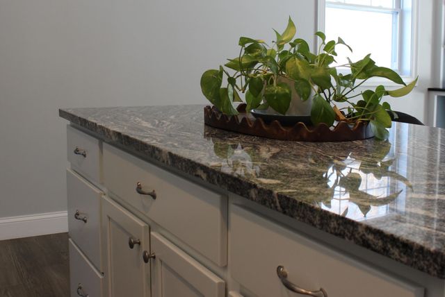 17 Callaway Dr Unit 1, Concord, NH 03301