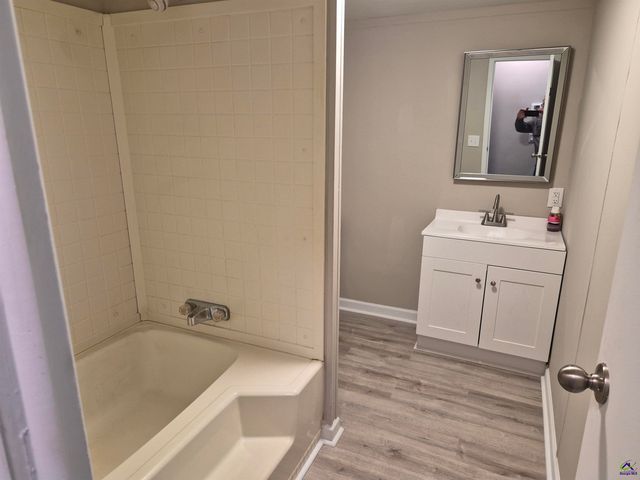 221 Hanover Drive, Byron, GA 31008