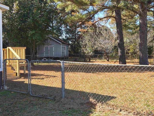 221 Hanover Drive, Byron, GA 31008