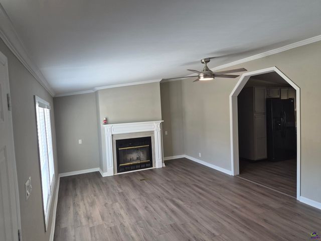 221 Hanover Drive, Byron, GA 31008