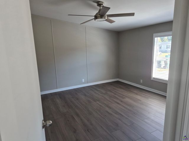 221 Hanover Drive, Byron, GA 31008