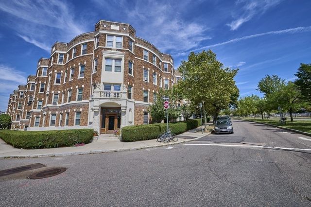 1677 Commonwealth Ave 12, Boston, MA 02135