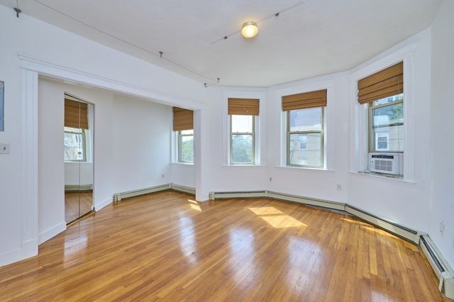 1677 Commonwealth Ave 12, Boston, MA 02135