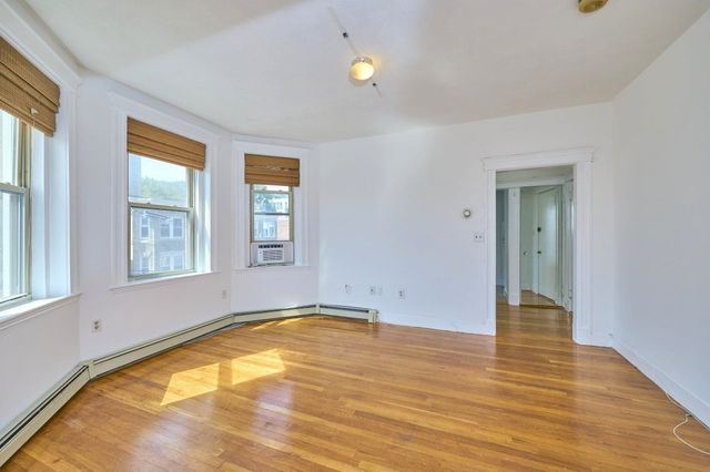 1677 Commonwealth Ave 12, Boston, MA 02135