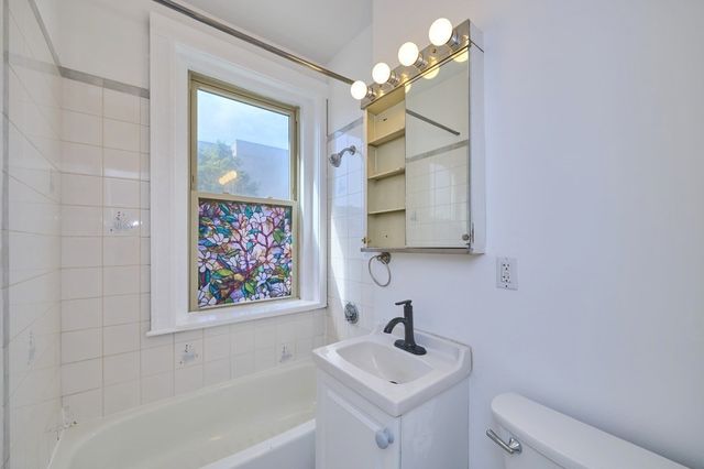 1677 Commonwealth Ave 12, Boston, MA 02135