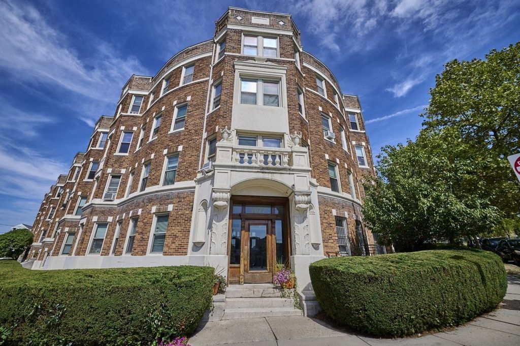 1677 Commonwealth Ave 12, Boston, MA 02135