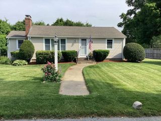 8 Saco Ave, Bourne, MA 02259