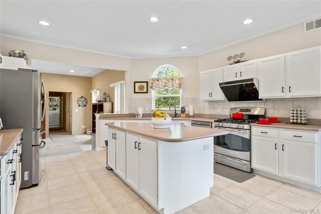 23 Varsity Blvd., East Setauket, NY 11733