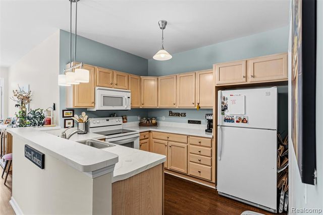 50223 Monroe Street, Canton, MI 48188
