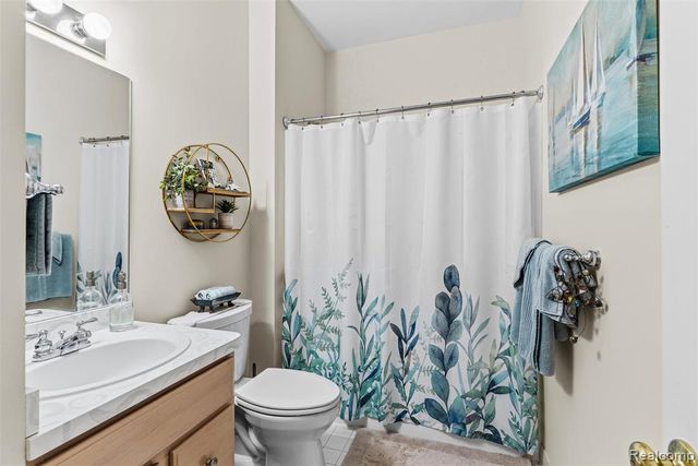50223 Monroe Street, Canton, MI 48188