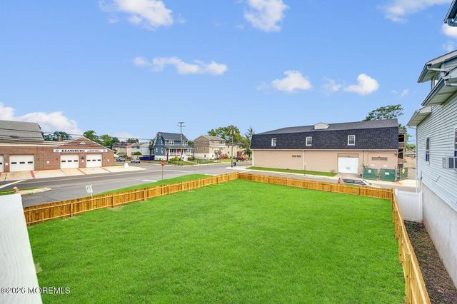 37 Circuit Street, Keansburg, NJ 07734