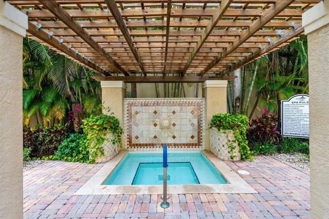 720 S Sapodilla Avenue 106, West Palm Beach, FL 33401