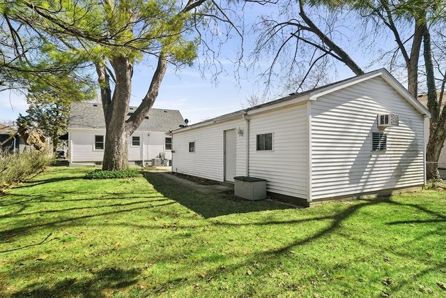 142 S Fremont Street, Palatine, IL 60067