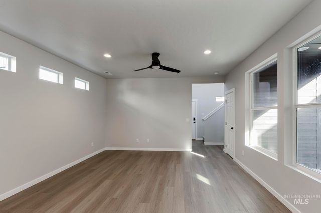 2955 E Mossy Creek Dr, Kuna, ID 83634