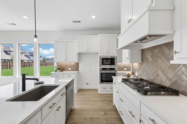 1820 Vetiver Glow Drive, Celina, TX 75009