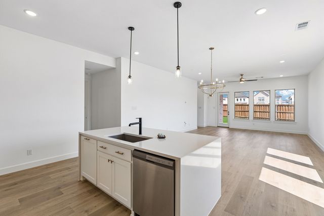 1820 Vetiver Glow Drive, Celina, TX 75009