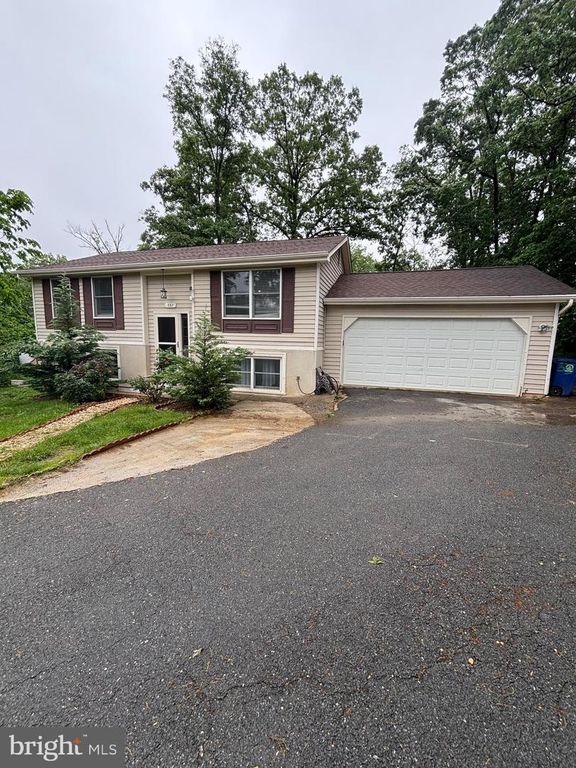 557 ROCKBRIDGE DR SE, Leesburg, VA 20175