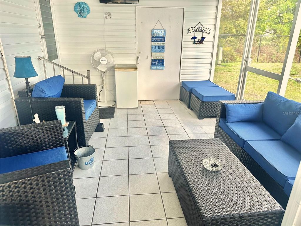 Image 3 of property listing at 2000 E BAY DRIVE 49, Largo, FL 33771