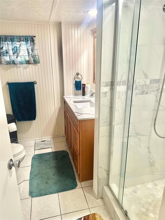 Image 7 of property listing at 2000 E BAY DRIVE 49, Largo, FL 33771