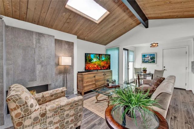 347 Walnut, Newport Beach, CA 92663