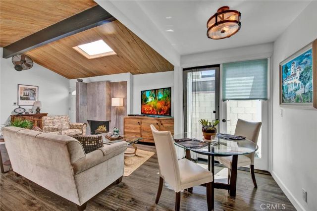 347 Walnut, Newport Beach, CA 92663