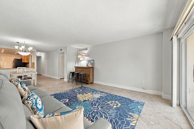 1021 HILLSBORO MILE 103, Hillsboro Beach, FL 33062