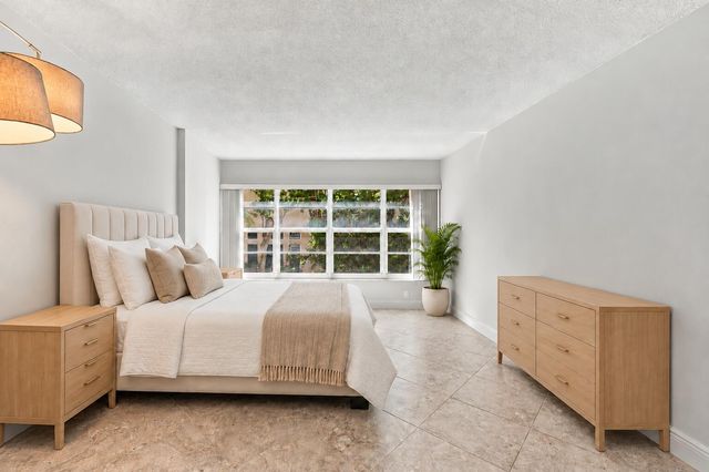 1021 HILLSBORO MILE 103, Hillsboro Beach, FL 33062