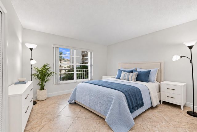 1021 HILLSBORO MILE 103, Hillsboro Beach, FL 33062
