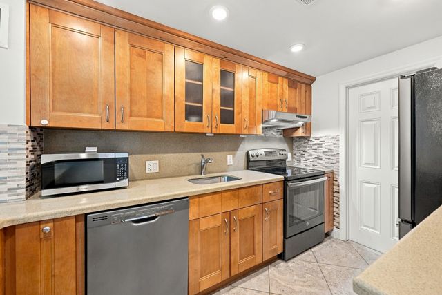 1021 HILLSBORO MILE 103, Hillsboro Beach, FL 33062