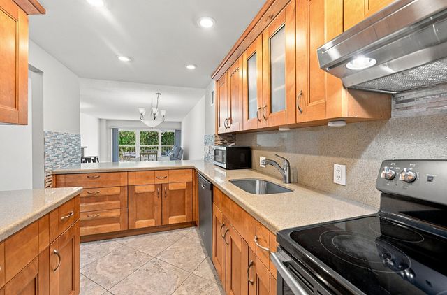 1021 HILLSBORO MILE 103, Hillsboro Beach, FL 33062