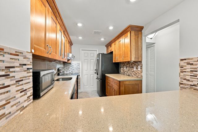 1021 HILLSBORO MILE 103, Hillsboro Beach, FL 33062