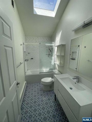 2425 1st Street, Fort Lee, NJ 07024