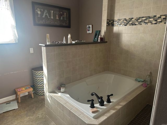 602 Foxwood Drive, Jacksonville, AR 72076