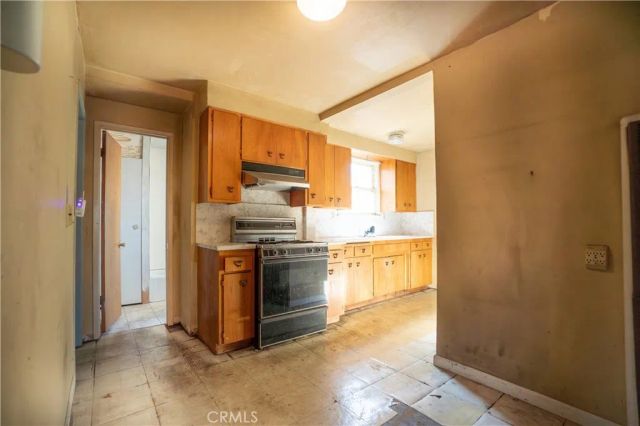 545 W Locust, Ontario, CA 91762