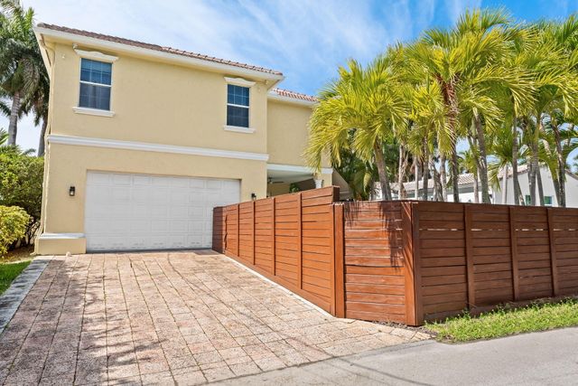 919 Hollywood Boulevard, Hollywood, FL 33019