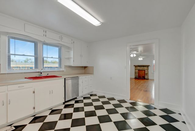 1021 Mill St, Pulaski, TN 38478