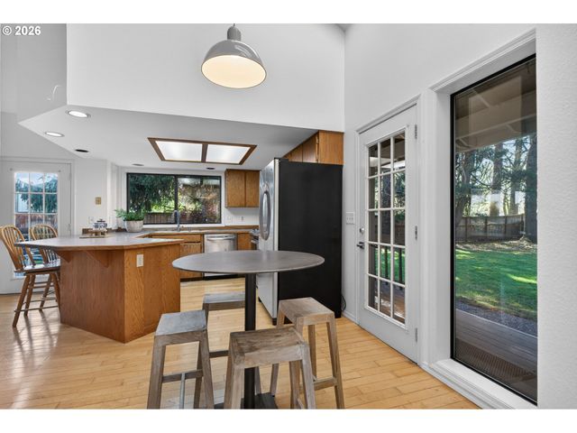 1244 Ne 56TH Ct, Hillsboro, OR 97124