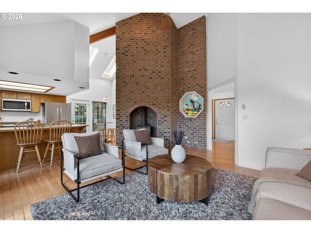 1244 Ne 56TH Ct, Hillsboro, OR 97124