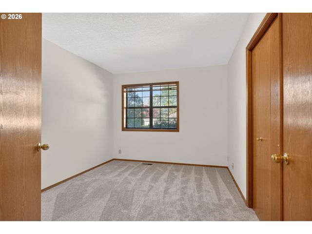 1244 Ne 56TH Ct, Hillsboro, OR 97124