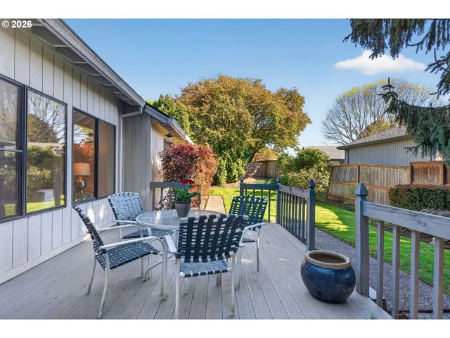 1244 Ne 56TH Ct, Hillsboro, OR 97124