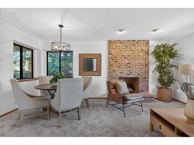 1244 Ne 56TH Ct, Hillsboro, OR 97124