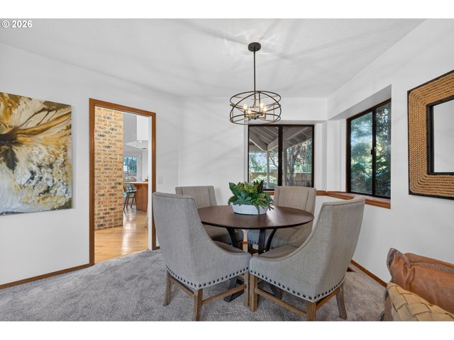 1244 Ne 56TH Ct, Hillsboro, OR 97124