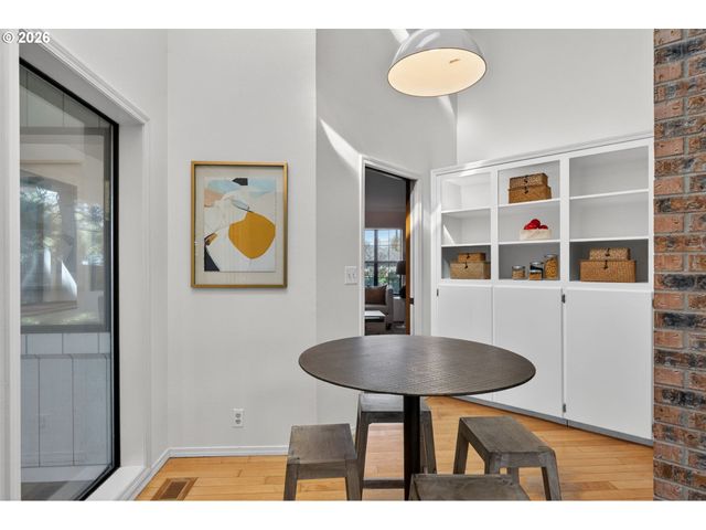 1244 Ne 56TH Ct, Hillsboro, OR 97124