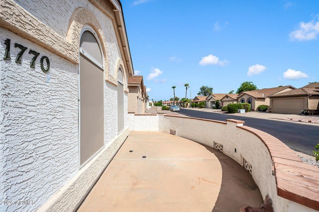 1770 E WESTCHESTER Drive, Chandler, AZ 85249