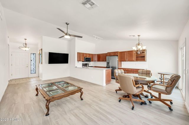 1770 E WESTCHESTER Drive, Chandler, AZ 85249