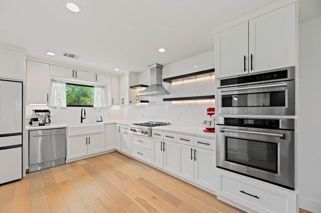 5700 Sutherlin RD, Austin, TX 78723
