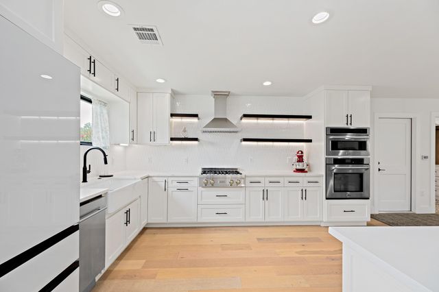 5700 Sutherlin RD, Austin, TX 78723