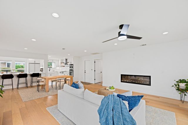 5700 Sutherlin RD, Austin, TX 78723